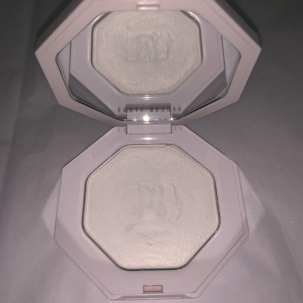 Fenty Metal Moon Highlight